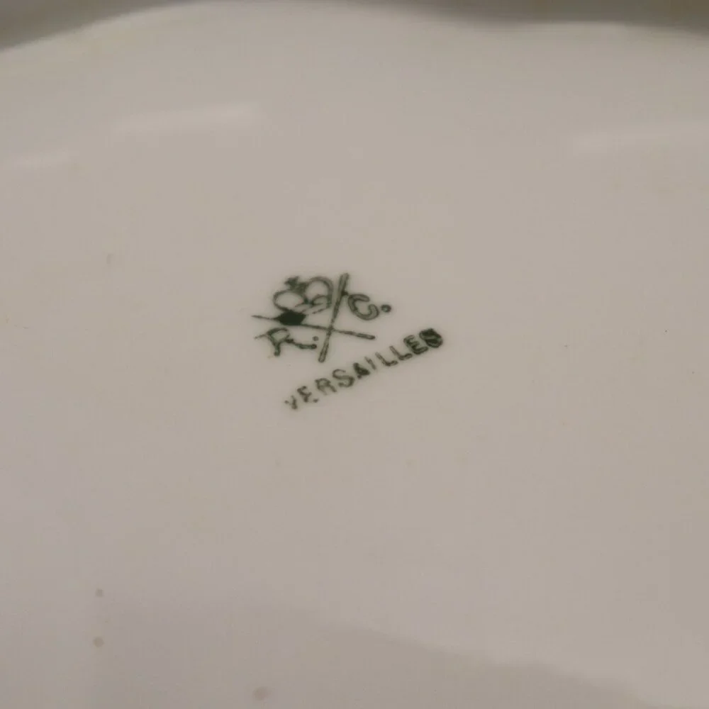 White Porcelain Bowl with‎ Lid that has the Letter A in Gold Versailles